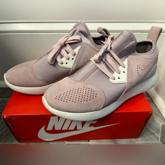 Nike sneakers - Picture 2 of 4